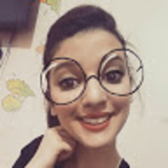 Meet your Posher, Ines - Picture 1 of 1